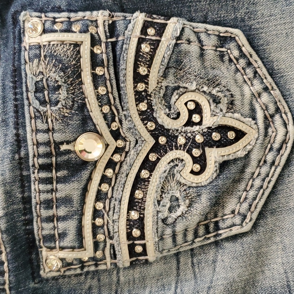 Rock revival easy crop